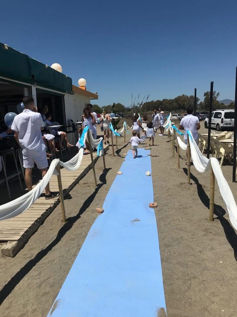 Decoración cuidada para celebración de comunión